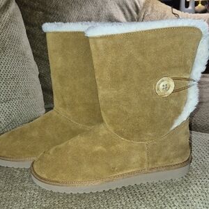 UGGS Koolaburra Tan Suede Winter Boots